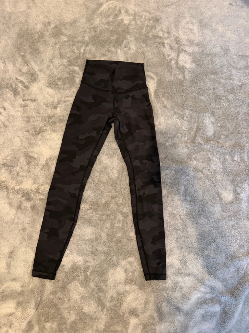 Lululemon High-Rise Woman’s Camo Leggings in Black